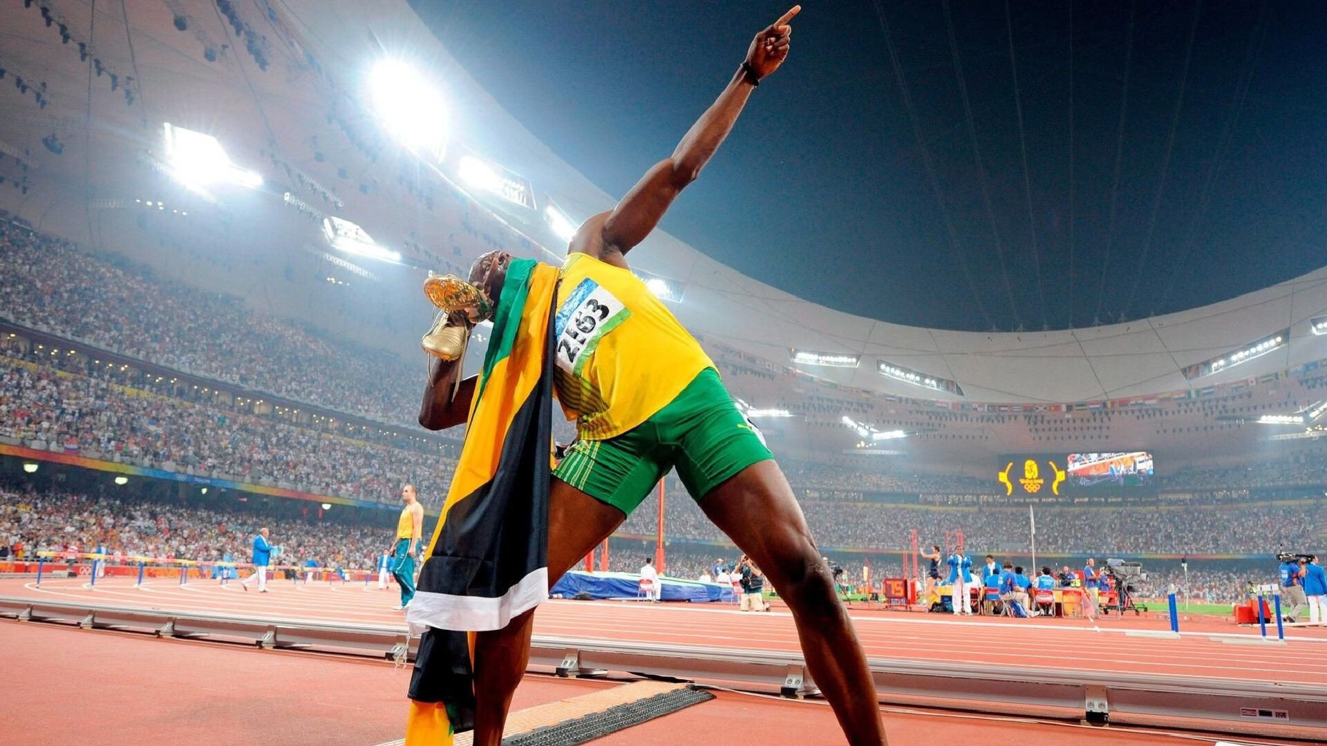 在与雷霆的大战中，他连续多次封堵对手破篮，包括多次阻止“空中飞人”的扣篮！